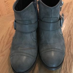 Gray motorcycle booties, size 8.5.